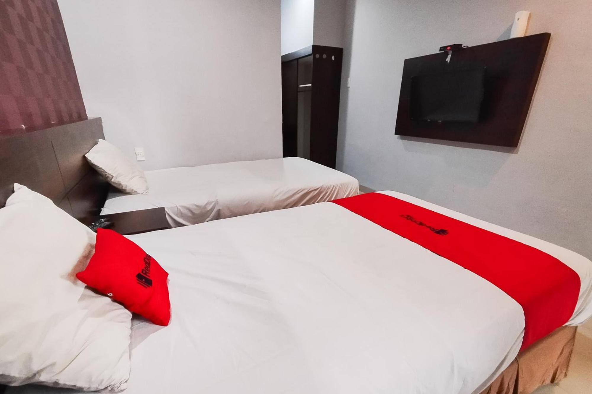 Reddoorz Syariah Near Lotte Grosir Medan Hotel Sunggal Exterior photo